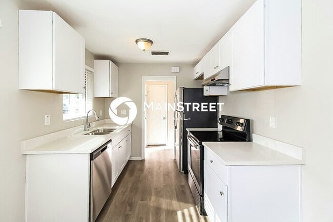 Photo - 3 Bedroom Pet-Friendly Home in Phoenix, AZ...