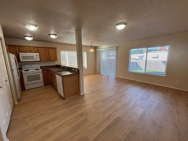 Photo - 3 Bedroom 2.5 Bath Duplex