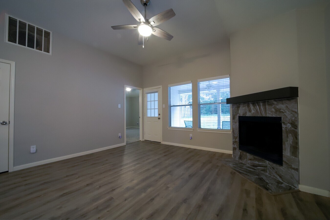 Photo - 117 Harbour Town Cir