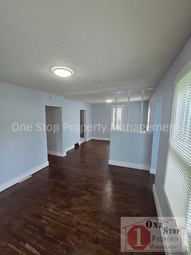 Photo - Beautiful 4 Bedroom 2 Bathroom in Kansas City!
