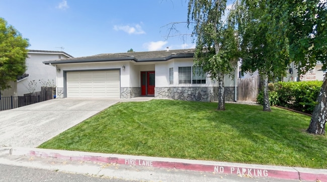 Building Photo - Expansive Valley Views & Private Living in Castro Valley - 4BD/3BA Exec Home