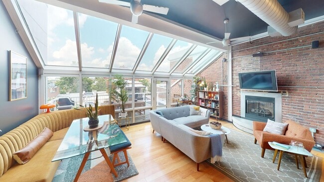 Photo - 1445 Church St NW