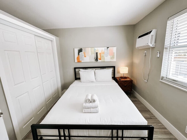 Photo - 50 Davie Blvd Unit SI FL2-ID1504030P