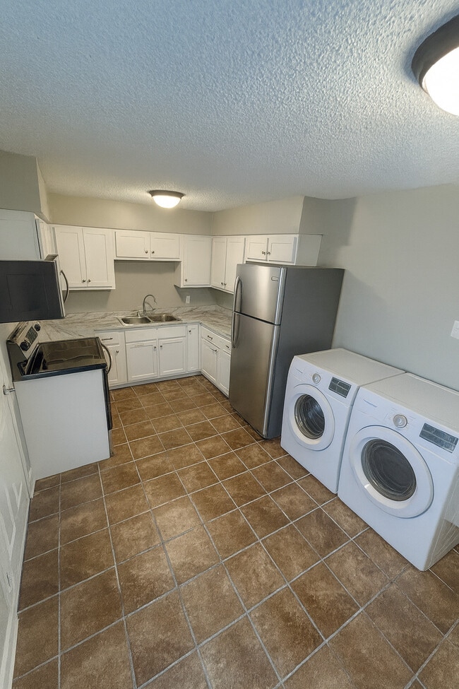 Photo - Grove Apartments