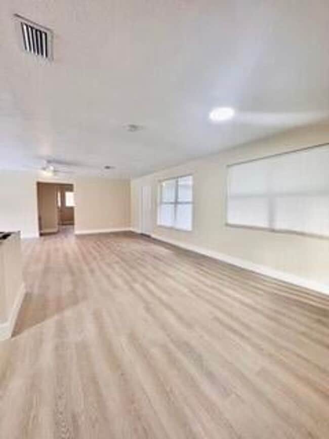 Photo - 3112 SE 1st Pl