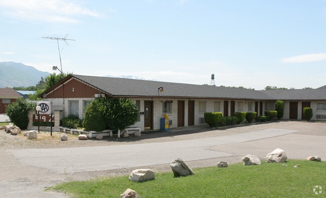 Photo - Big Z Apartments