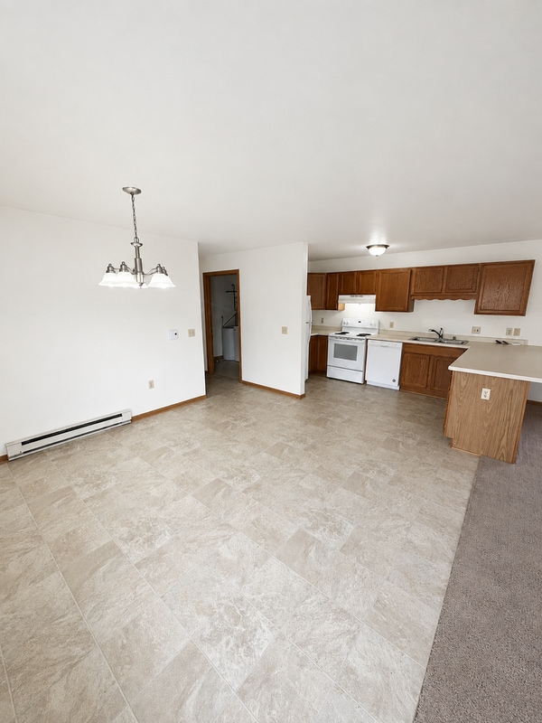 Building Photo - 700 Creek Rd Unit #3