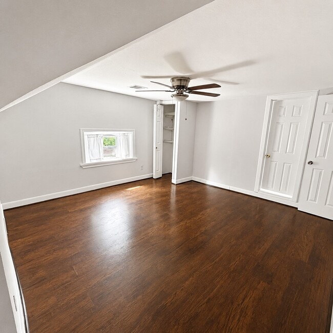 Photo - 3015 Cleburne St