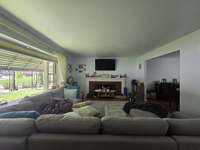 Photo - Spacious 4 Bedroom, 3 Bathroom Home in Close in Bethesda!!