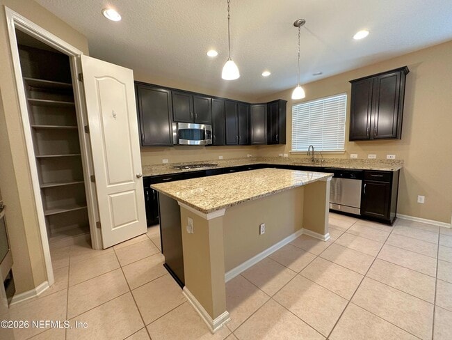 Photo - 4578 Silverthorn Dr