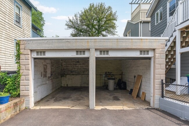 Building Photo - 23 Porter St Unit 2