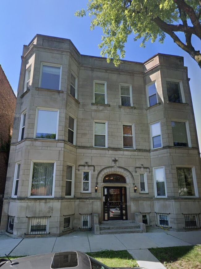 Building Photo - 725 E 50th St