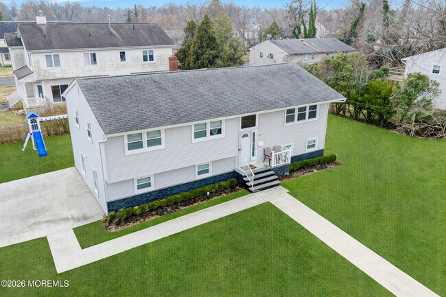 Photo - 280 Oakley Ave