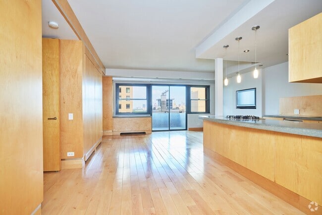 Building Photo - 58 W 58th St Rental