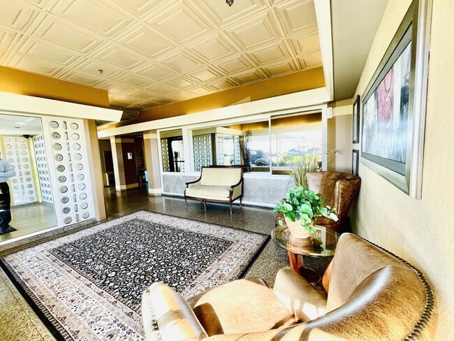 Photo - 300 Lynn Shore Dr Unit 408