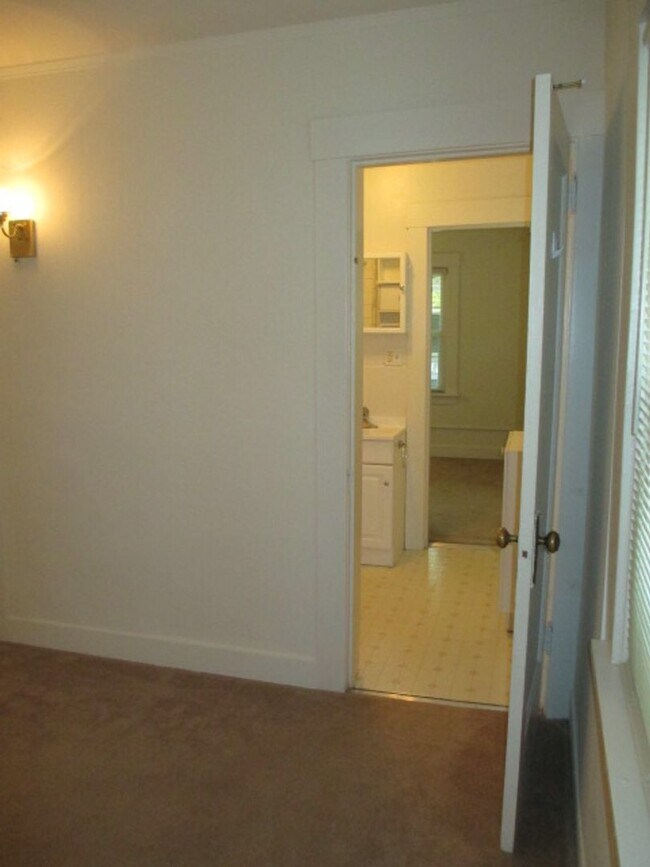 House with large yard near the UC Davis Me... Rental House Rental in