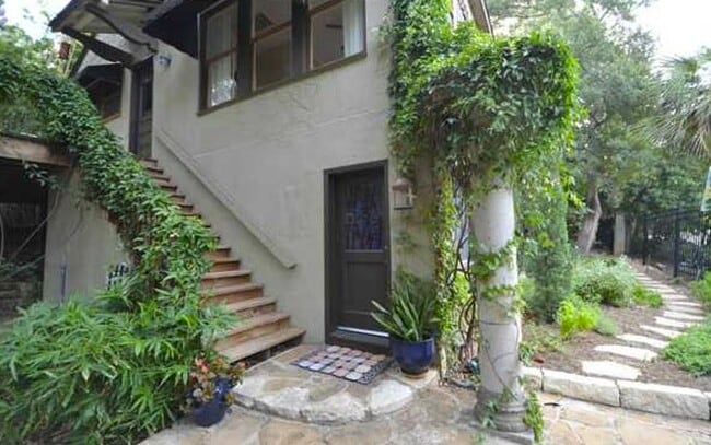 Photo - 2826 San Gabriel St