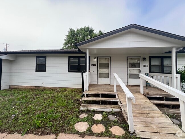 Building Photo - 105 N 3rd St Rental