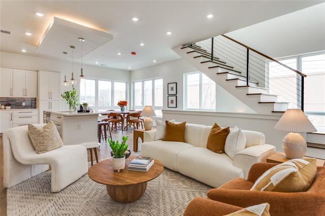 Photo - 349 College Ave