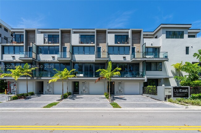 Building Photo - 9350 E Bay Harbor Dr