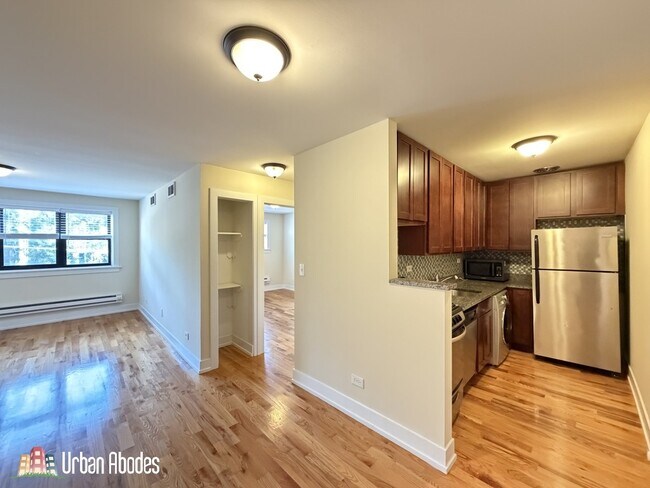 557 W Arlington Pl Unit A08C