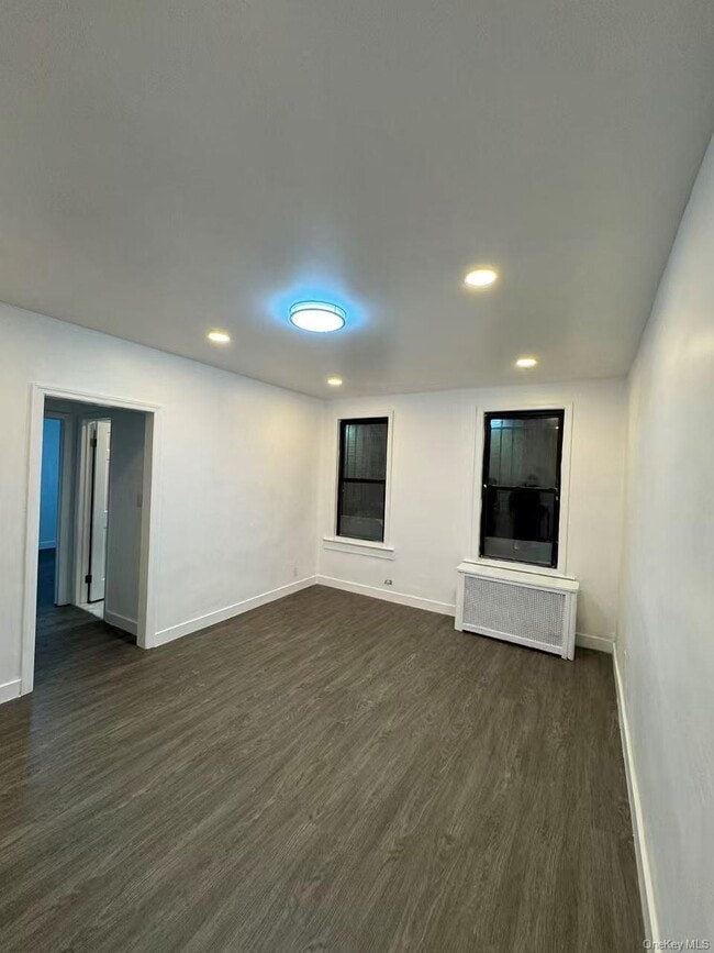 Photo - 58-40 43rd Ave Unit 1F