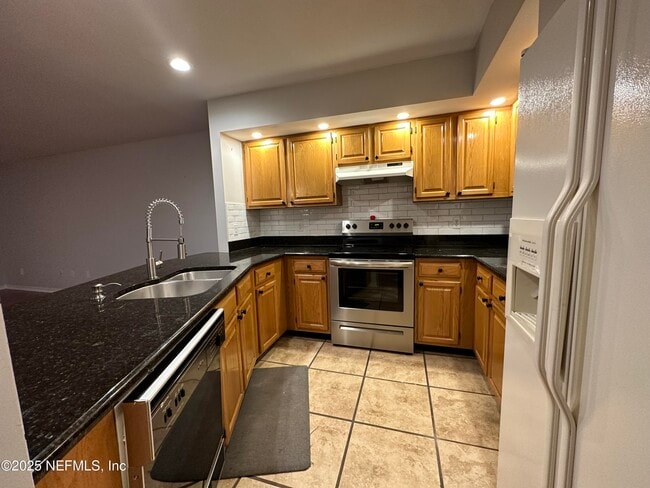 Photo - 11306 Lake Mandarin Cir E