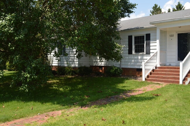 Photo - 3 Bed/2 Bath Home Right Next to Walker Golf Course!