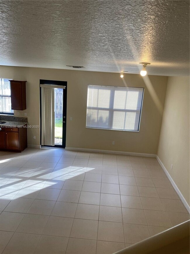 Photo - 9614 Waterview Way