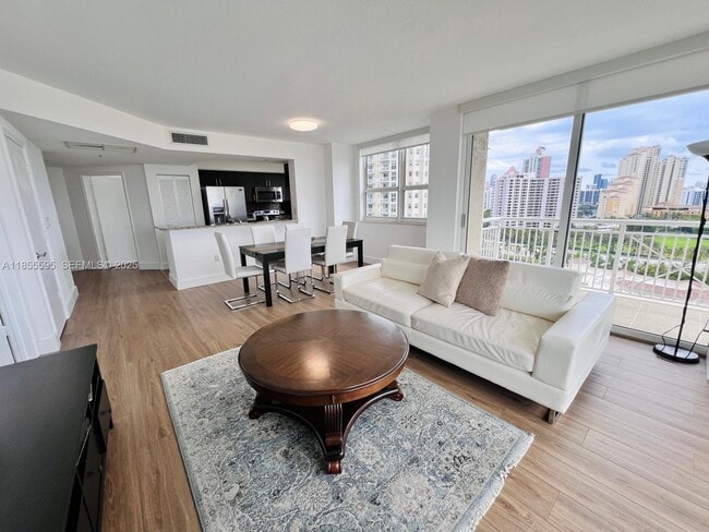 Photo - 19501 W Country Club Dr Unidad 1408