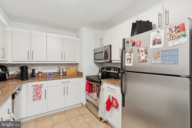 Photo - 219 S 18th St Unit 423