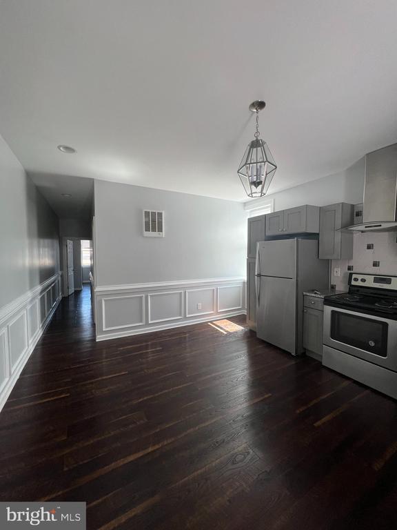 Photo - 2084 E Allegheny Ave