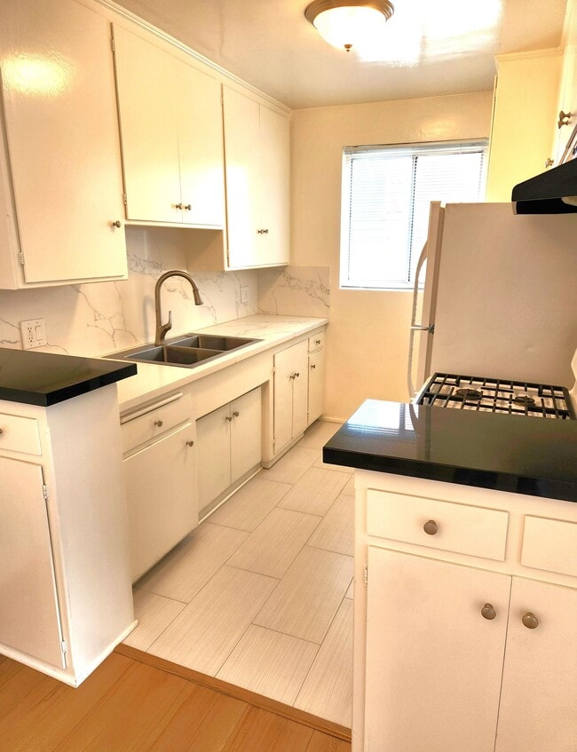 Photo - 1133 N Hacienda Pl