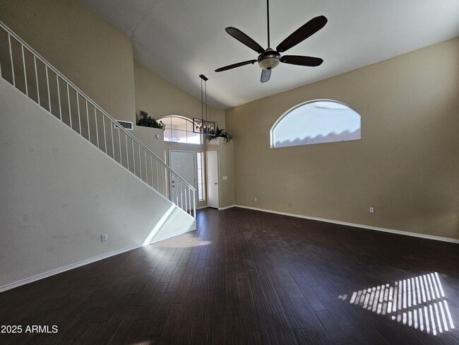 393 W Colt Rd