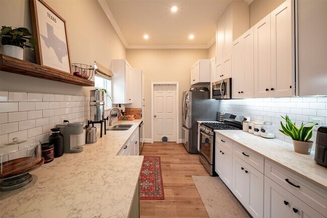 Photo - 1924 Gano St