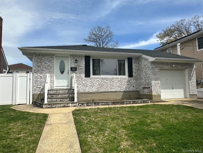 Building Photo - 1741 Warren Pl