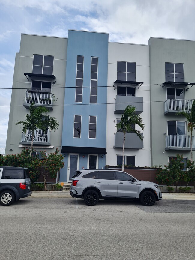 Photo - 410 NE 36th St