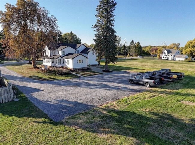 Photo - 958 Manitou Rd