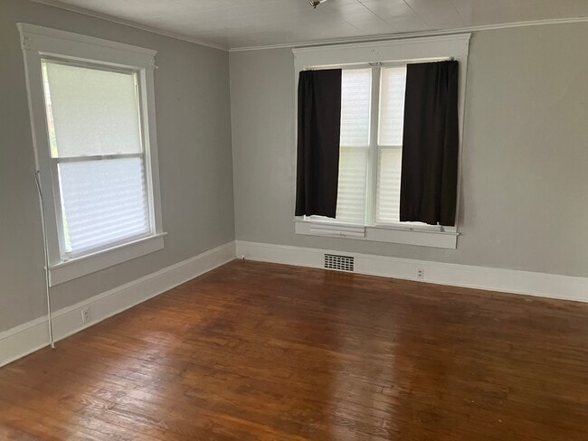 Photo - 1022 23rd St NW