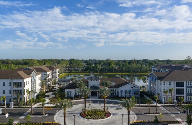 Building Photo - Aventon Lake Conway