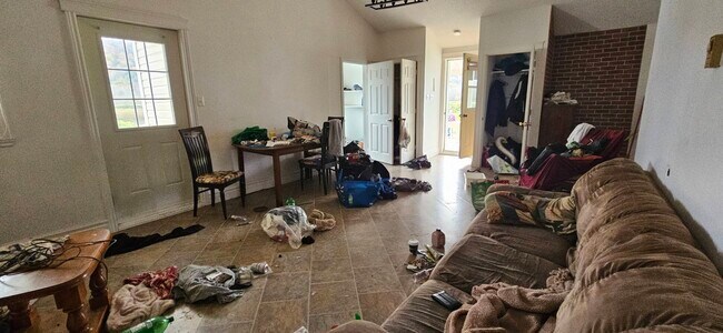 Photo - 3744 Rue Principale Unit D