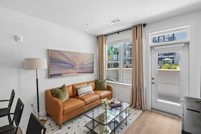 Link Apartments® Lake Park