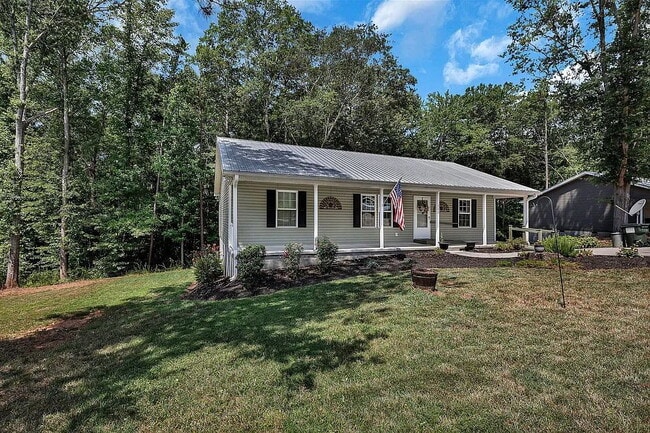 Photo - Charming 3-Bedroom Haven with 2 Full Baths...