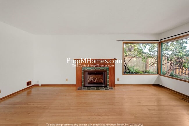 Photo - Quintessential Two Bedroom home in SW - Beautiful Backyard!