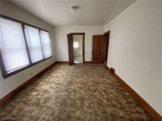 Photo - 133 E Ravenwood Ave