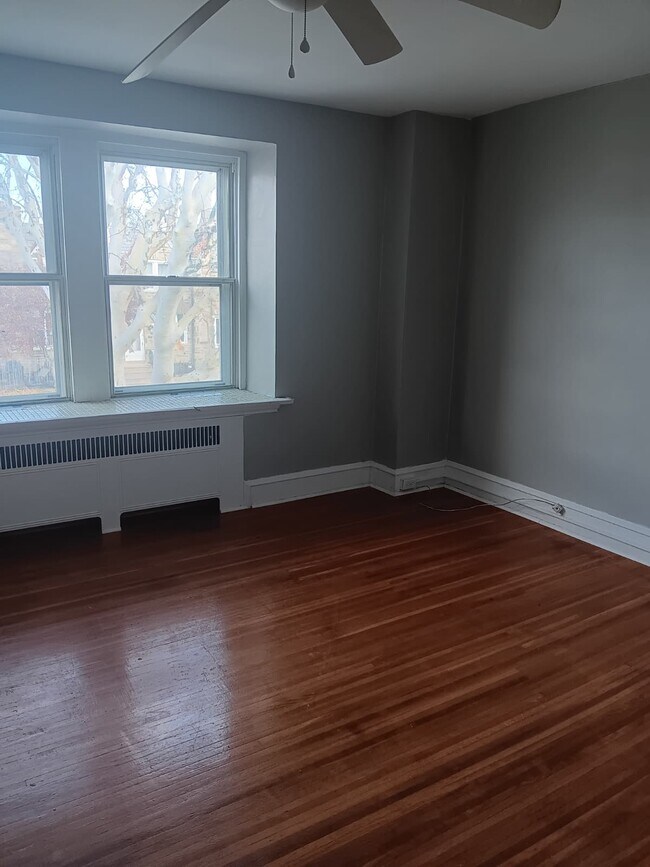 Photo - 1438 Van Kirk St