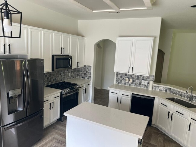 Building Photo - 5523 Waverdale Ct