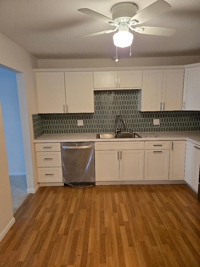 Kitchen - view from Hallway - 2076 Chateau Ct Unit 112