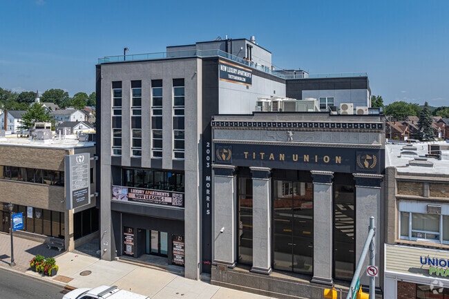 Alternar - Titan Union Luxury Apartments