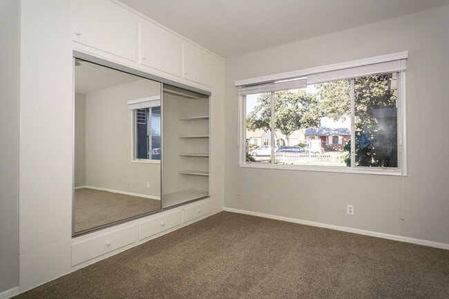 1420 Barrington Way
